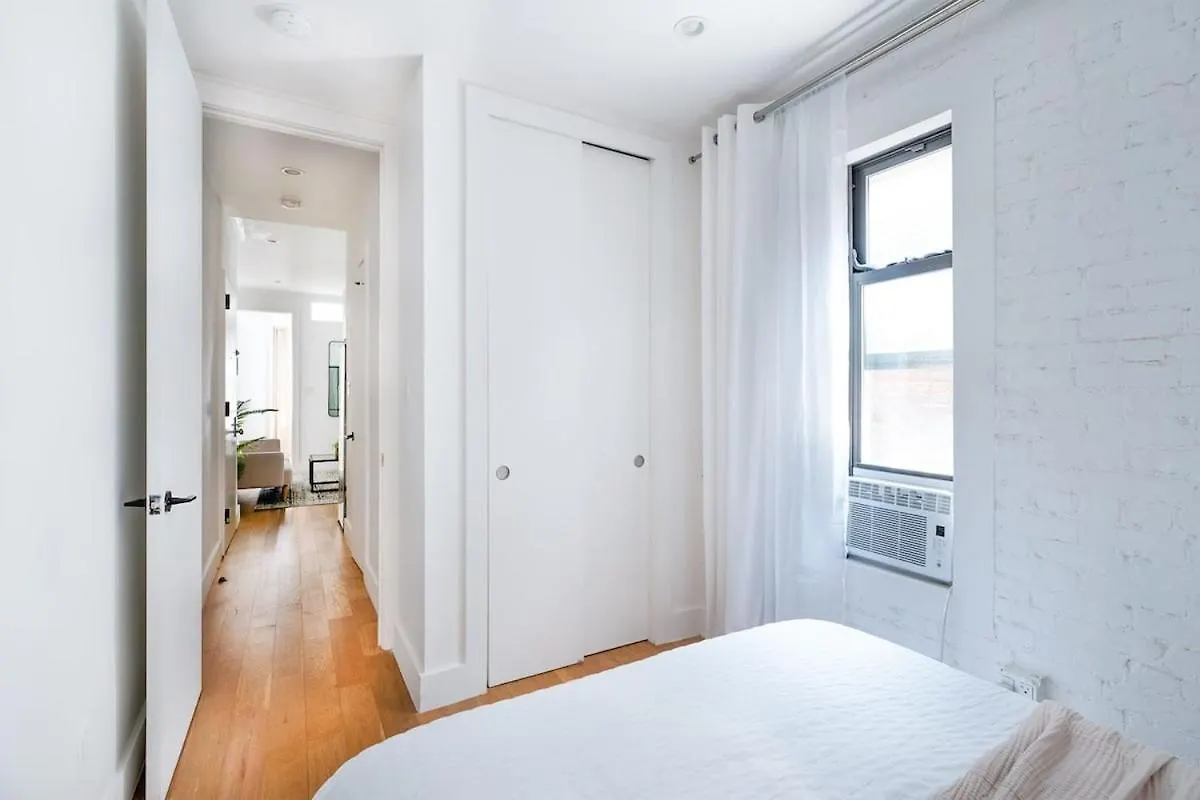 1290-16 New Renovated 2 Bedrooms In Ues Nowy Jork