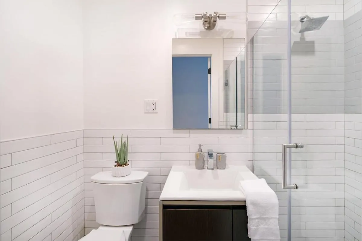 1290-16 New Renovated 2 Bedrooms In Ues Nowy Jork Apartament