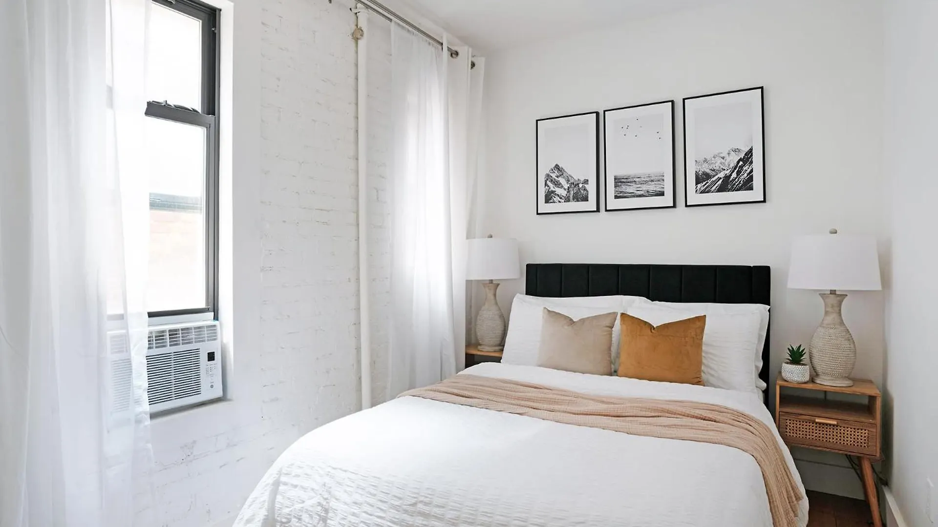 1290-16 New Renovated 2 Bedrooms In Ues Nowy Jork Apartament