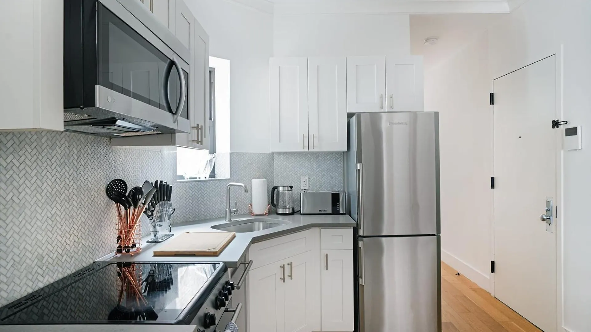 Apartment 1290-16 New Renovated 2 Bedrooms In Ues New York